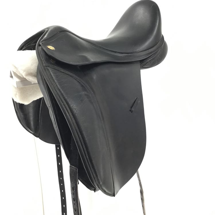 17.5" Kent Masters used dressage saddle B