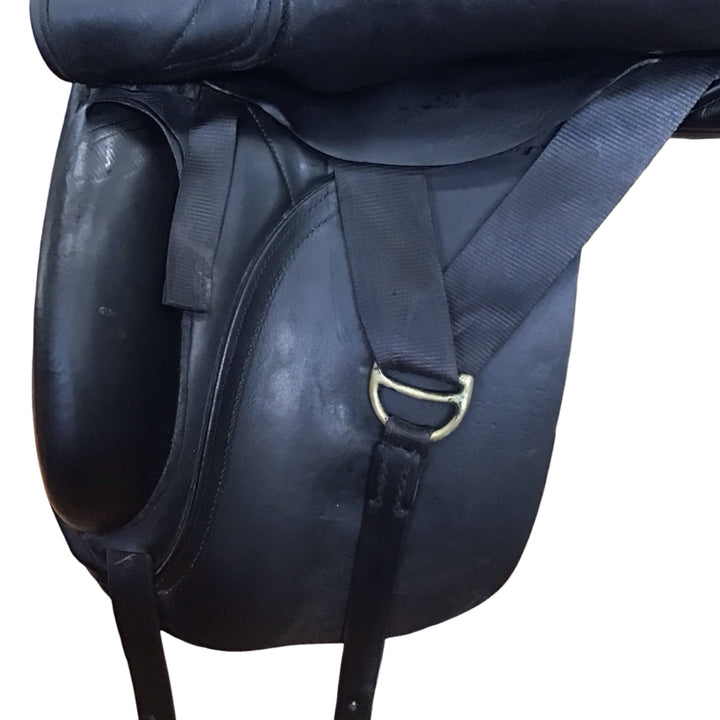 18.5" Custom Saddlery Steffen's Advantage Wide Used Dressage Saddle - H