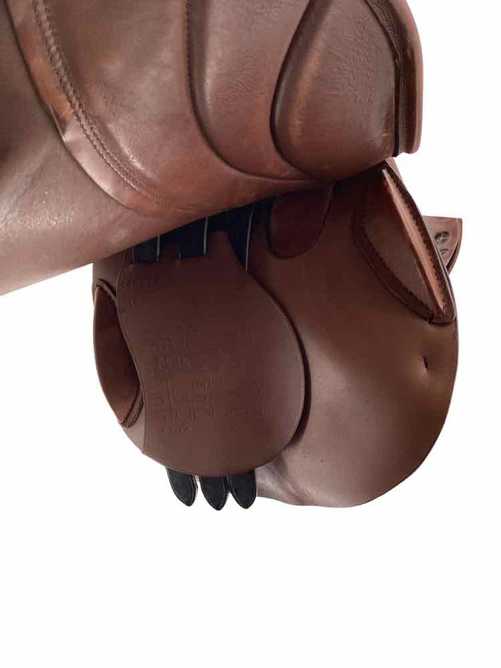 17.5" Stubben Portos used close contact saddle B
