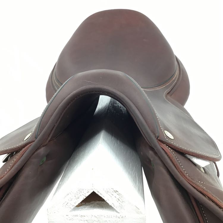 18" Devoucoux Biarritz Med/Wide Used Close Contact Saddle - C