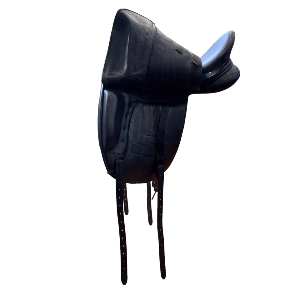 18" Albion Platinum Ultima Adjustable Used Dressage Saddle