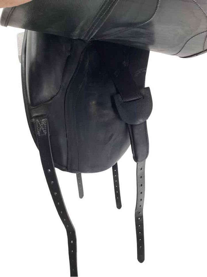 17.5" Hulsebos used dressage saddle