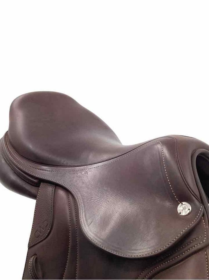 17.5" CWD SEO3 used close contact saddle with cover