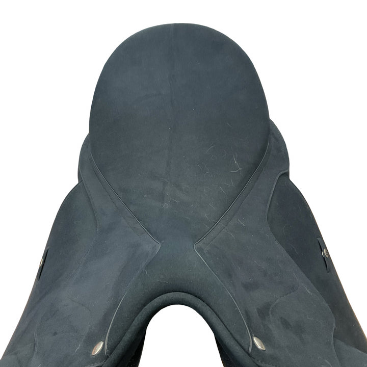18" Wintec Isabell Icon Adjustable NEW Dressage Saddle