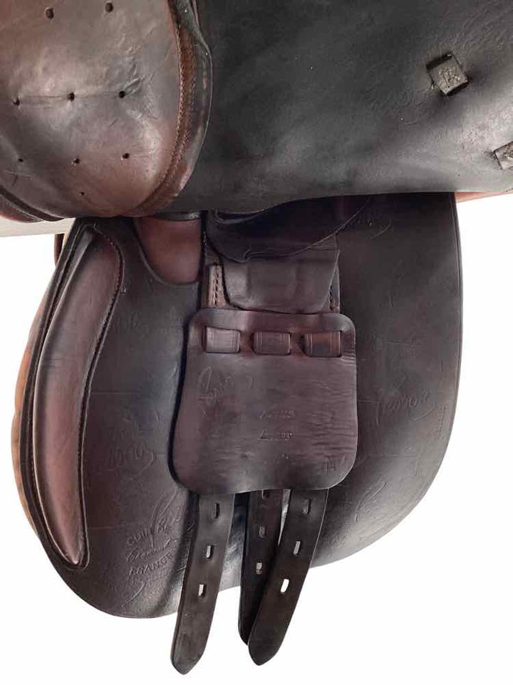 17"  Pessoa used close contact saddle B
