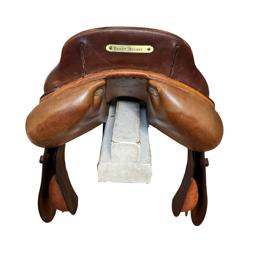 17" CWD SE02 Medium Used Hunter/Jumper Saddle