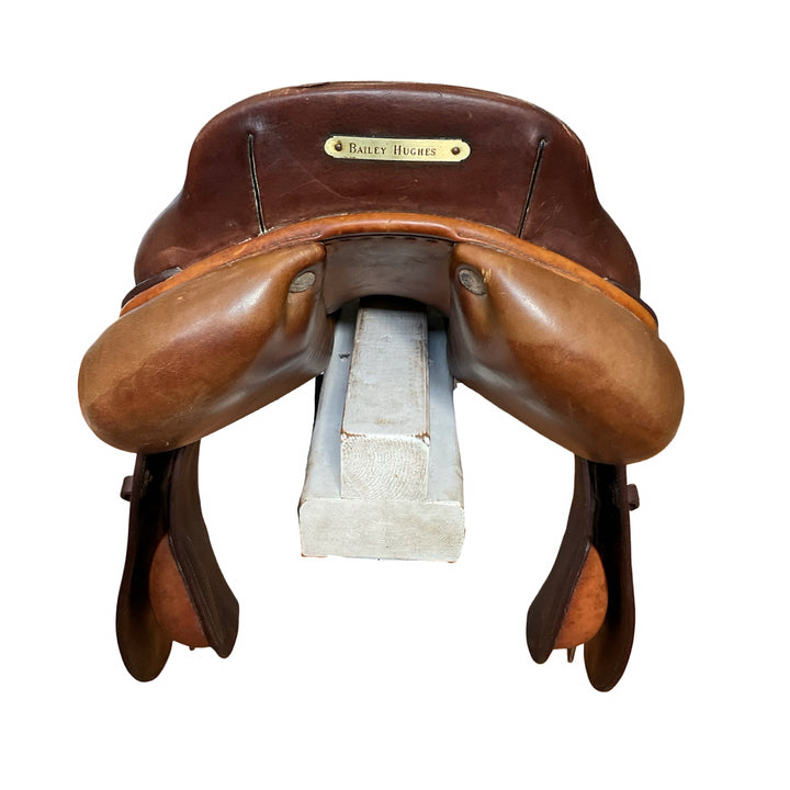 17" CWD SE02 Medium Used Hunter/Jumper Saddle