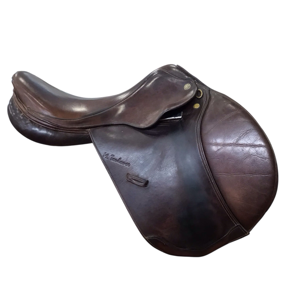 17.5" M. Toulouse Lucia II Wide Used Hunter/Jumper Saddle - H
