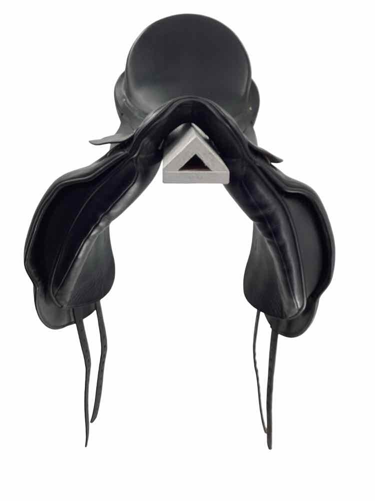 18" Albion SLK used dressage saddle
