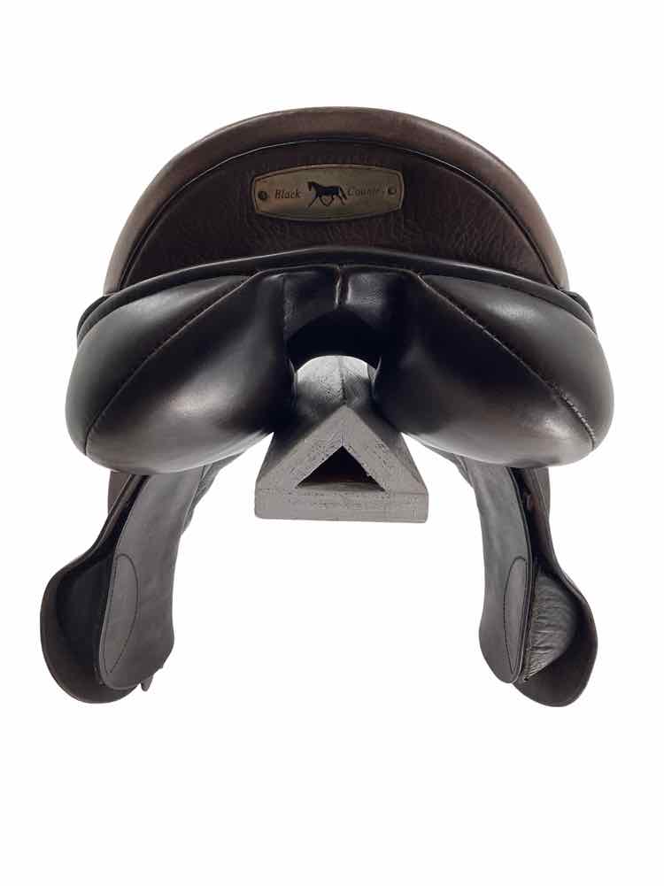 18.5" Black country Quantum used close contact saddle
