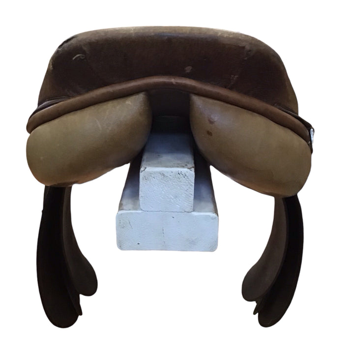 17" Beval World Cup Wide Used Hunter/Jumper Saddle - H