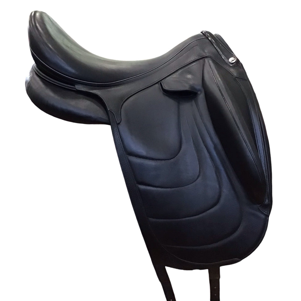 18-18.5" Devoucoux Makila Harmonie Medium Used Dressage Saddle - H