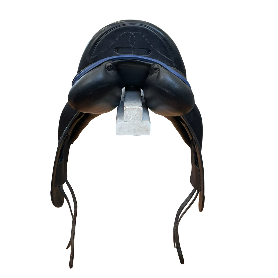 18" Prestige Venus K-New 33cm Medium Used Dressage Saddle