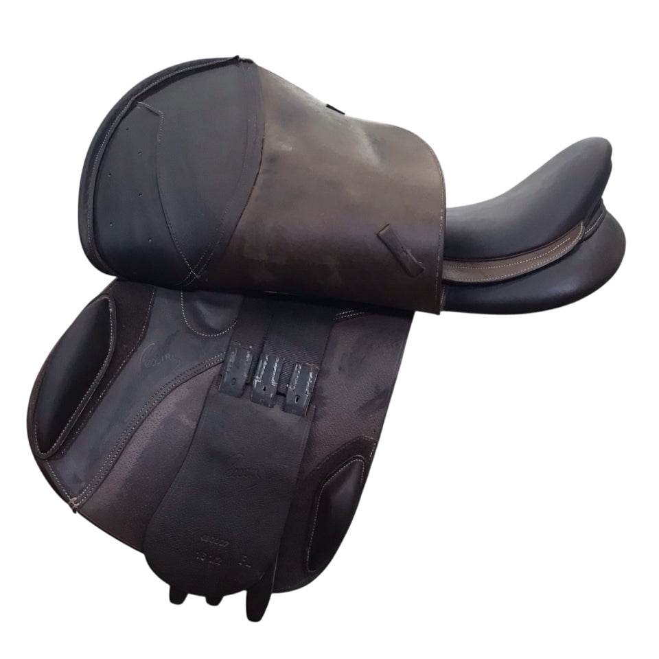 16.5" Pessoa Gen-X Valentino Adjustable Used Hunter/Jumper Saddle - H