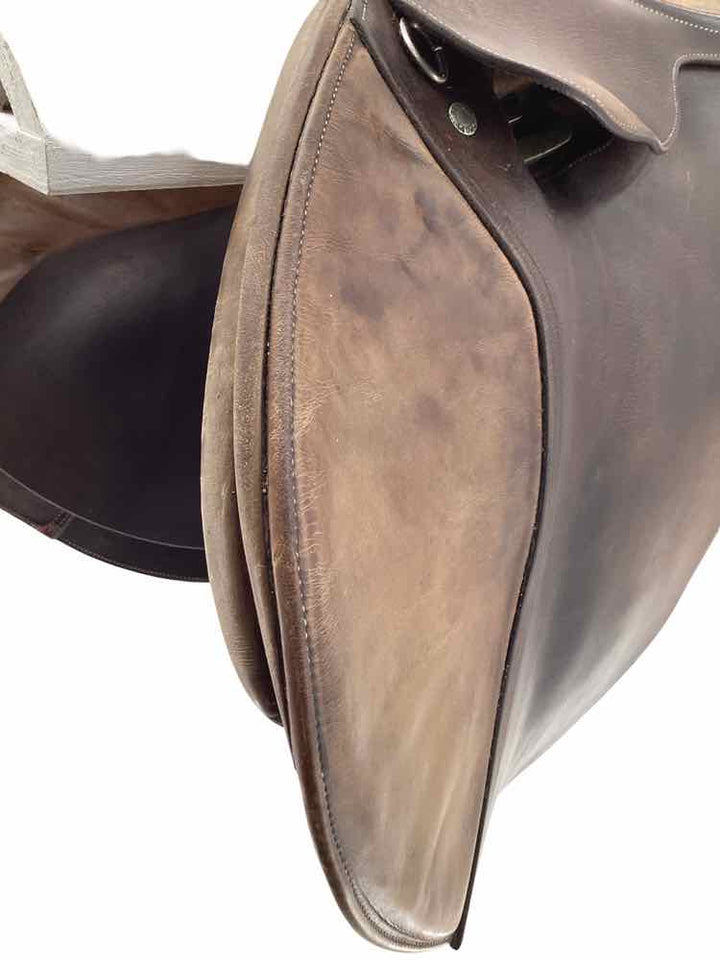 18" Butet used close contact saddle B