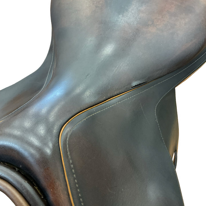 17" Hulsebos Semi-Custom Wide Used Hunter/Jumper Saddle