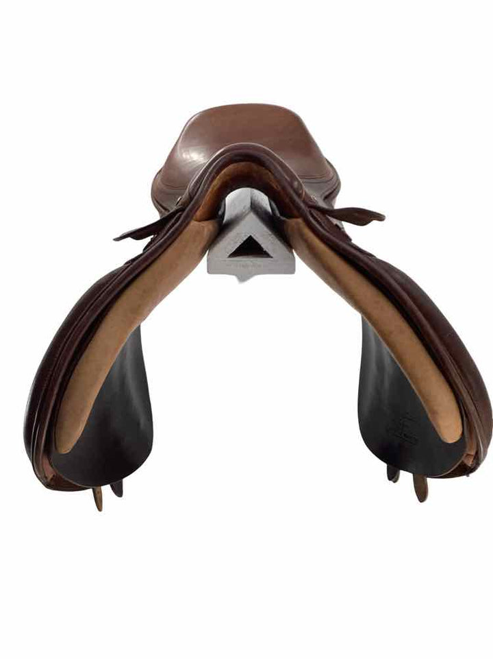 16.5 Pessoa used close contact saddle B