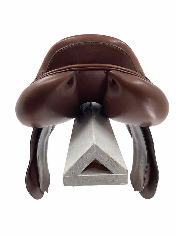 17" Ovation used close contact saddle
