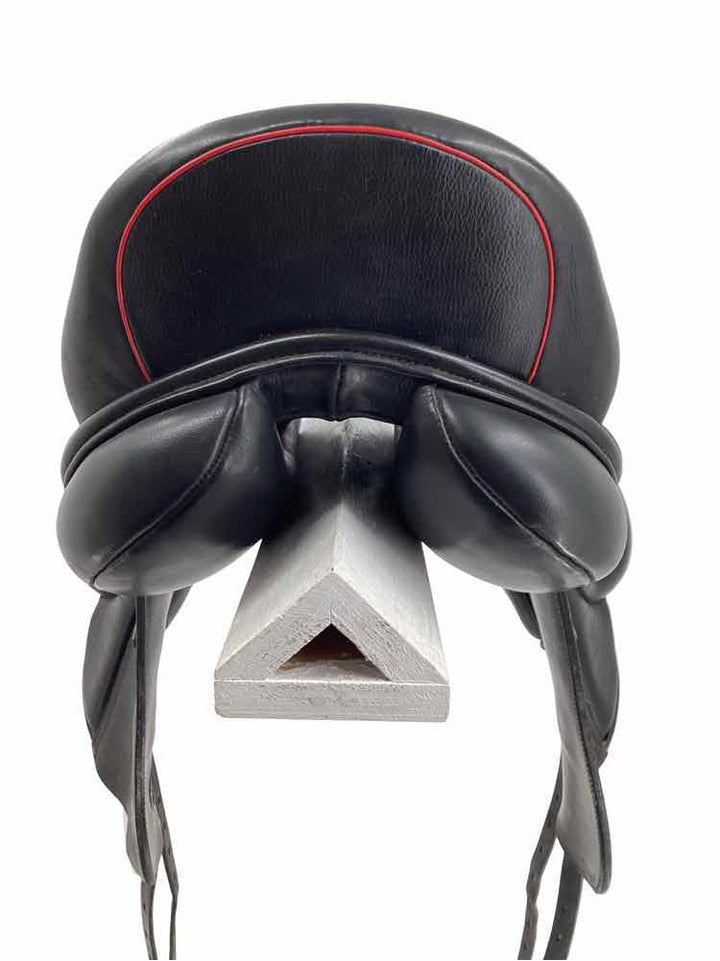 17" Custom Saddlery Wolfgang black with red piping, measure 17" but sits like 16