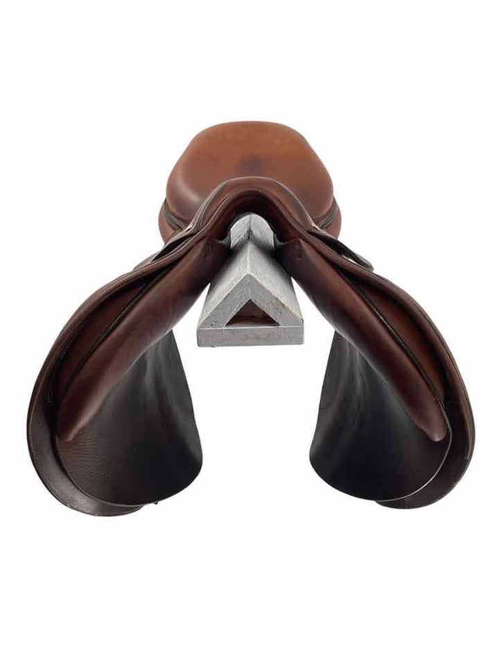 18" Butet close contact saddle