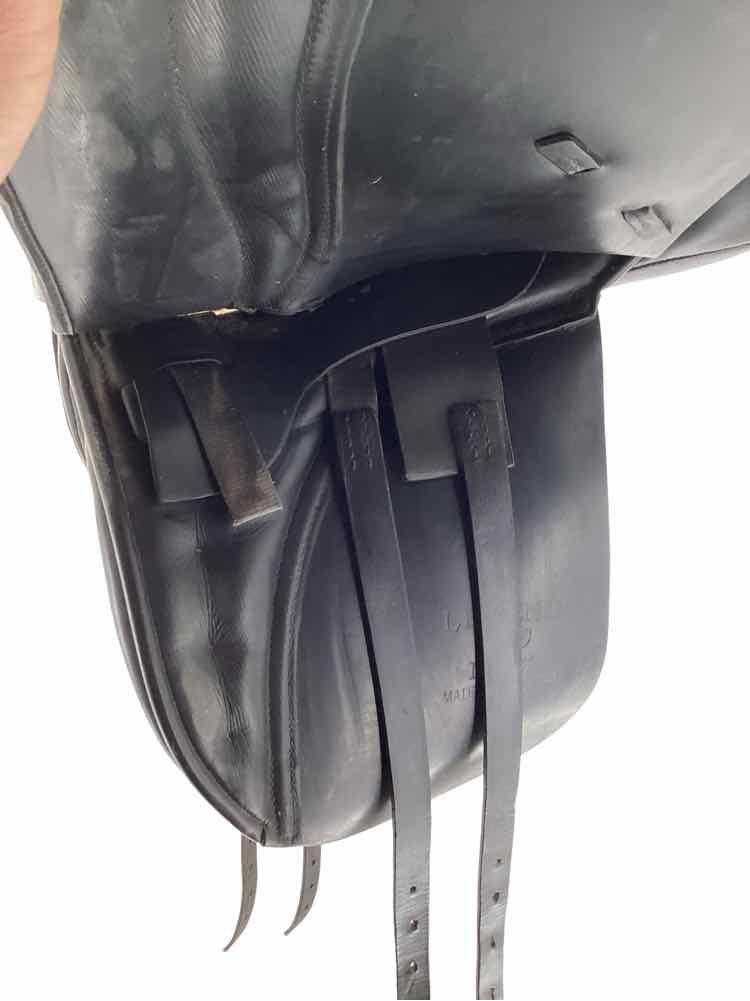 17.5" Albion used dressage saddle B