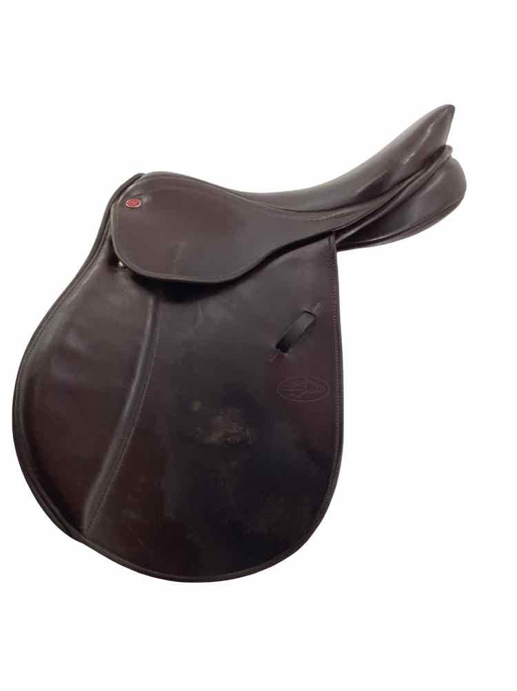16.5" Courbette used close contact saddle