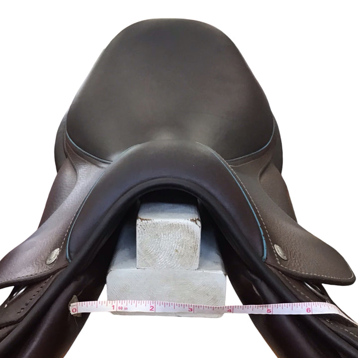 17" Devoucoux Biarritz O Medium Used Hunter/Jumper Saddle - H