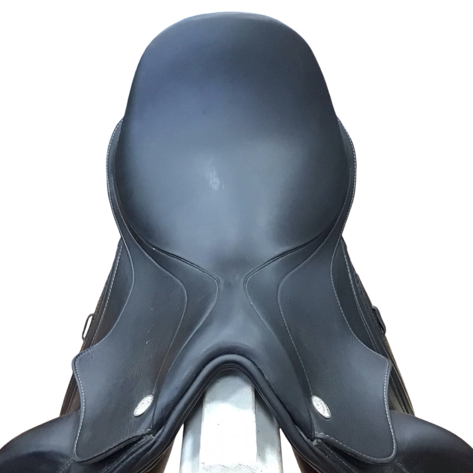 17.5" Fairfax World Class Adjustable Used Dressage Saddle - H