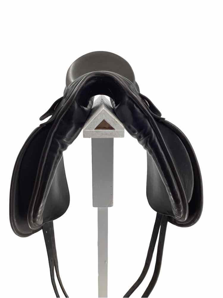 17" Karl Niedersuss used dressage saddle B
