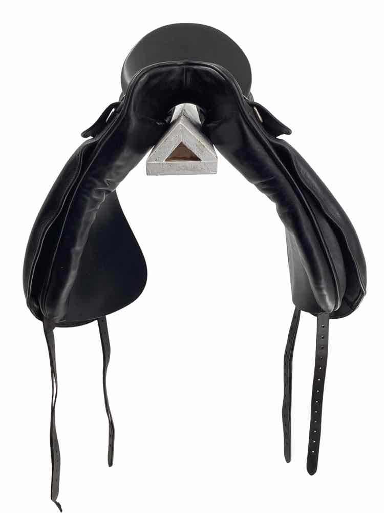 17.5" Kieffer used dressage saddle