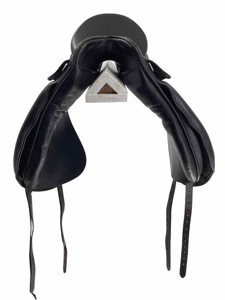17.5" Kieffer used dressage saddle