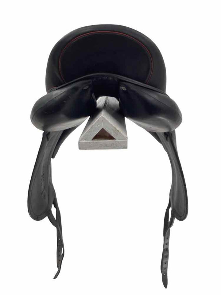 18" Devoucoux Makila S used Mono flap dressage saddle with cover