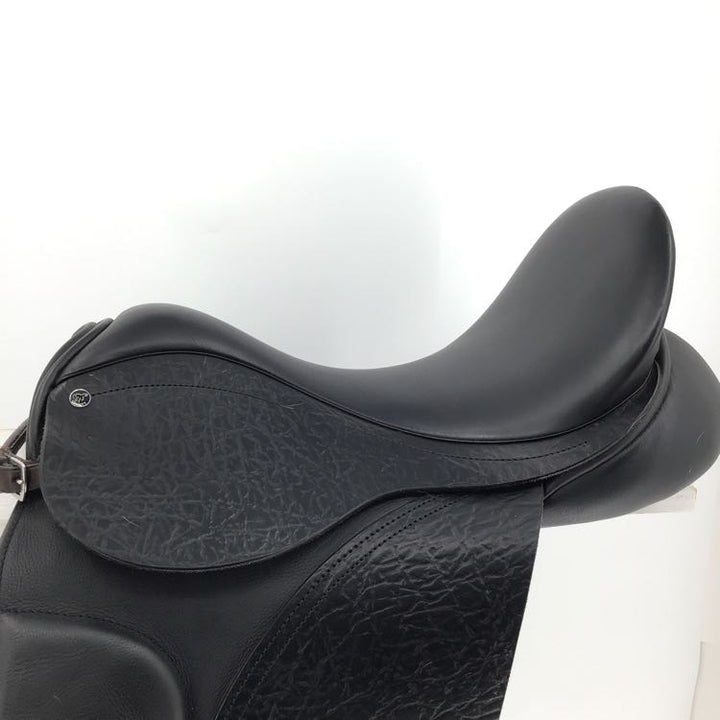 17" County Connection XRT used dressage saddle B