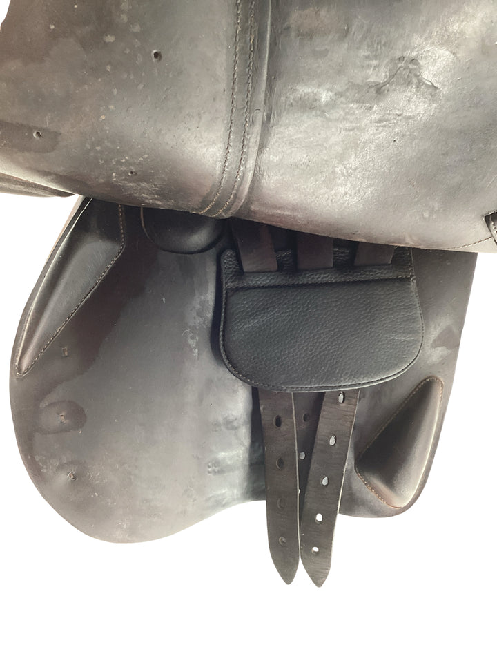17" Devoucoux used close contact saddle