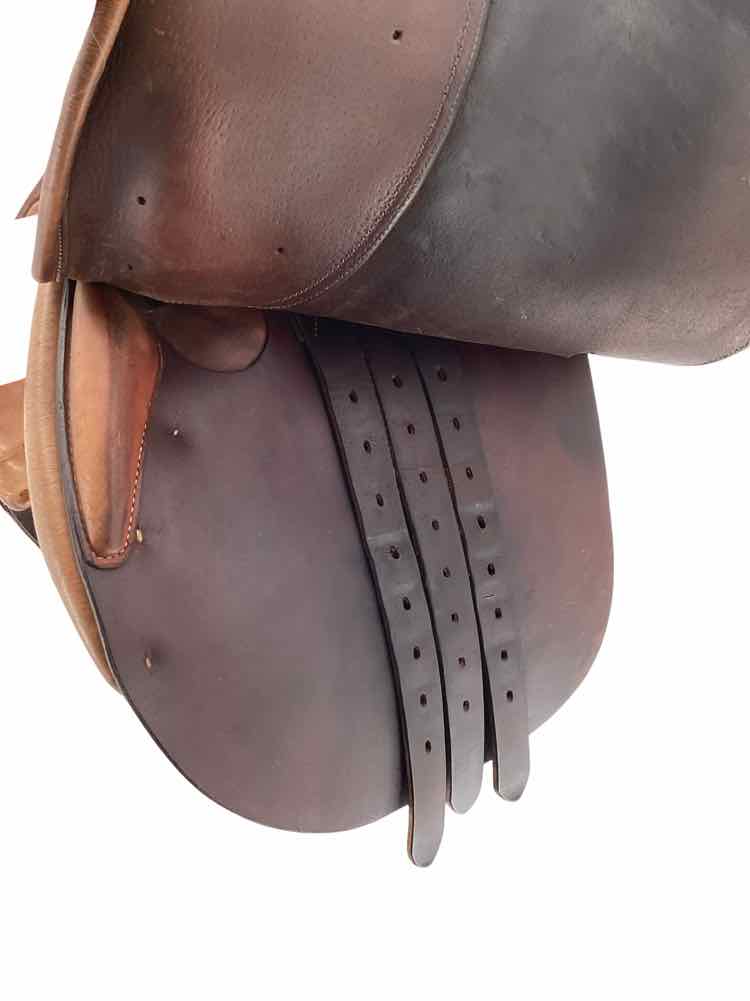 16.5" Butet used close contact saddle B