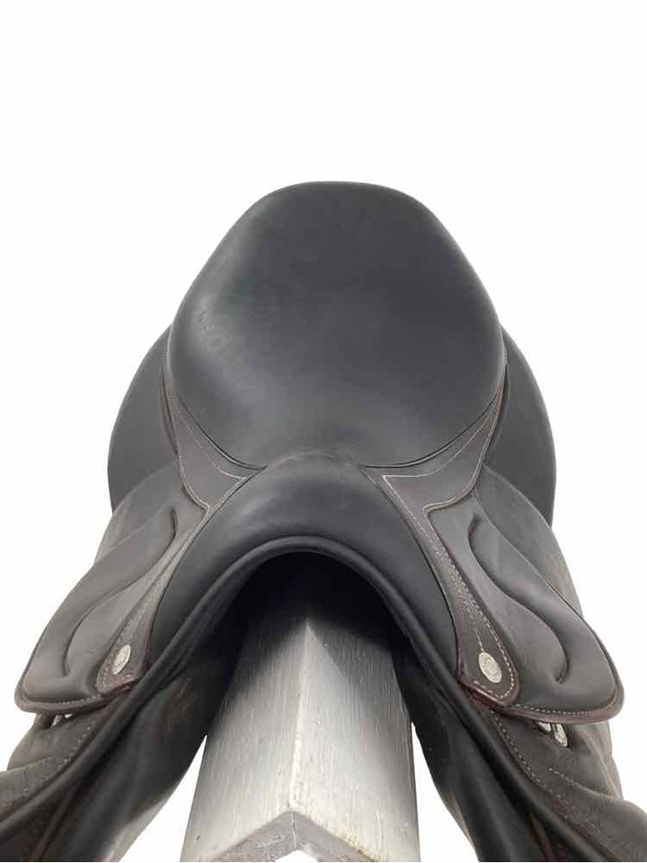 18" Devoucoux Biarritz used close contact saddle