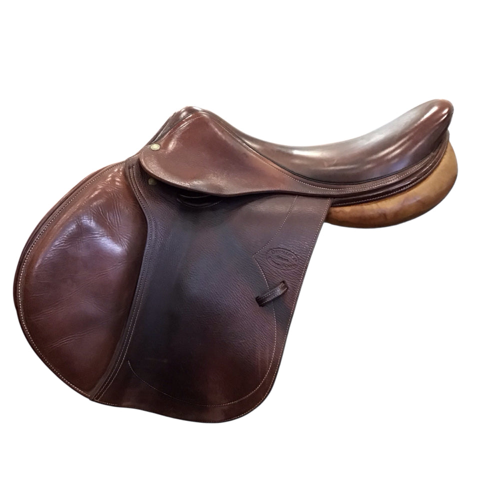 17" Devoucoux Biarritz Medium Used Hunter/Jumper Saddle - H