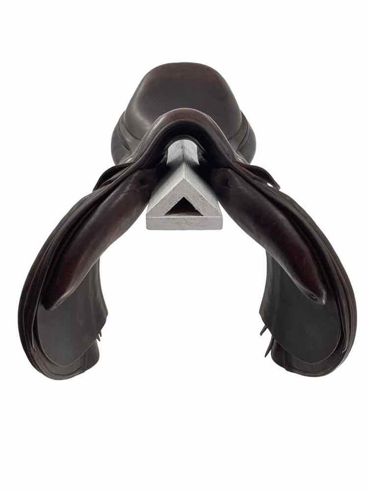 18" Devoucoux Biarritz used close contact saddle
