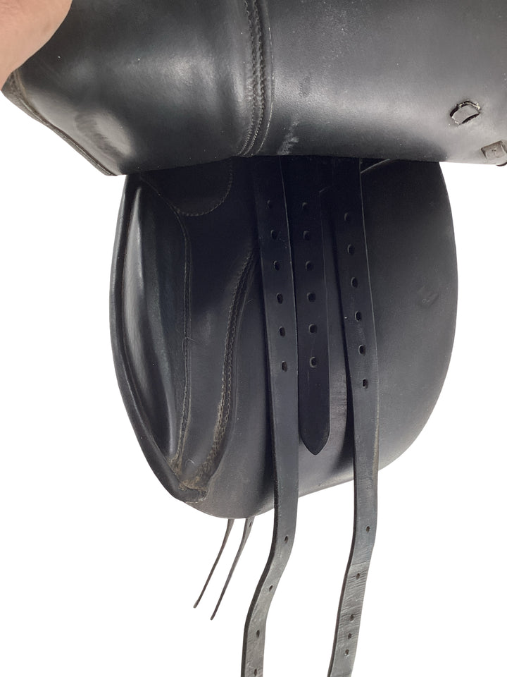 17.5" Courbette used dressage saddle