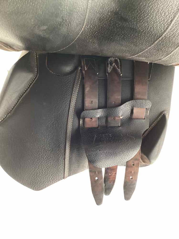 17" Arion Atlas double flap buffalo leather semi custom used jumping saddle with