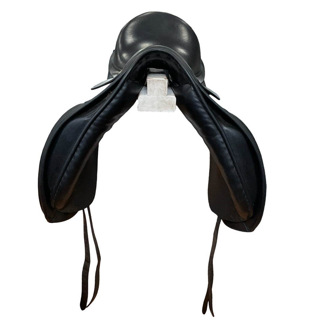 17.5" Centaur Medium Used Dressage Saddle