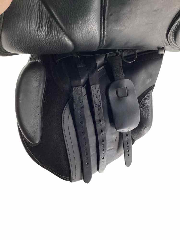 18" Kent Masters used all purpose saddle B