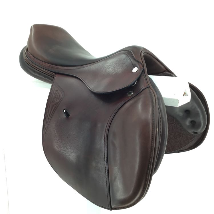 17.5" Equiline used close contact saddle B