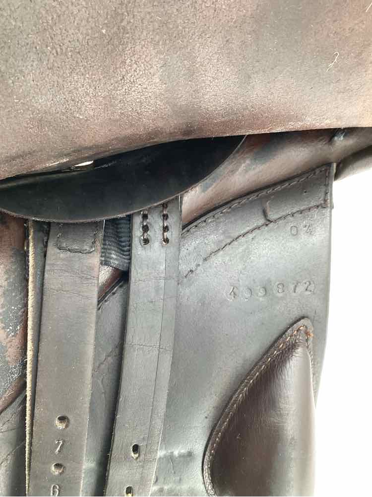 18.5" Ideal used close contact saddle B