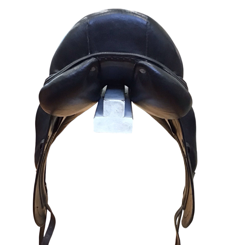 18" CWD SE05 Medium Used Dressage Saddle - H