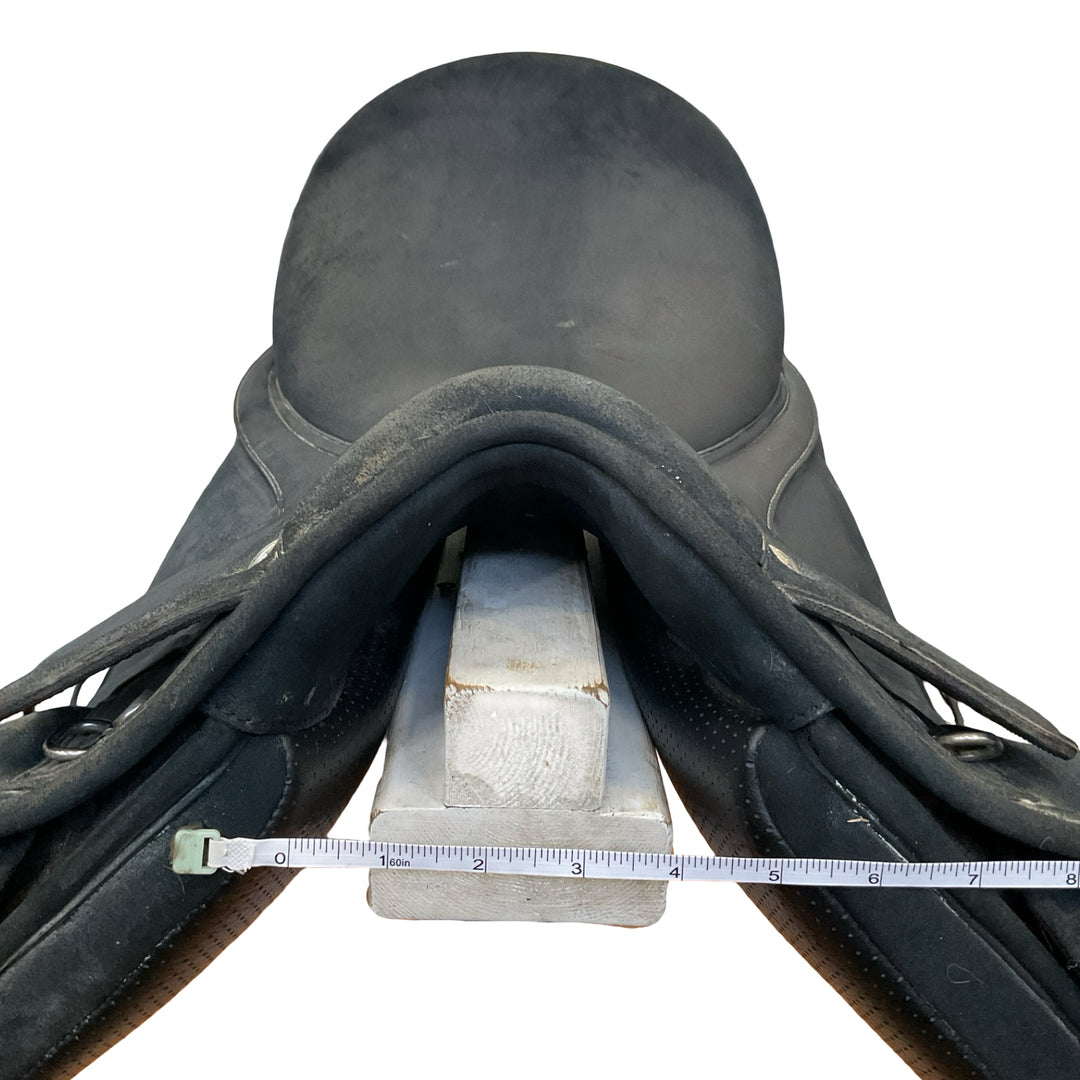 18" Wintec Isabell Adjustable Used Dressage Saddle
