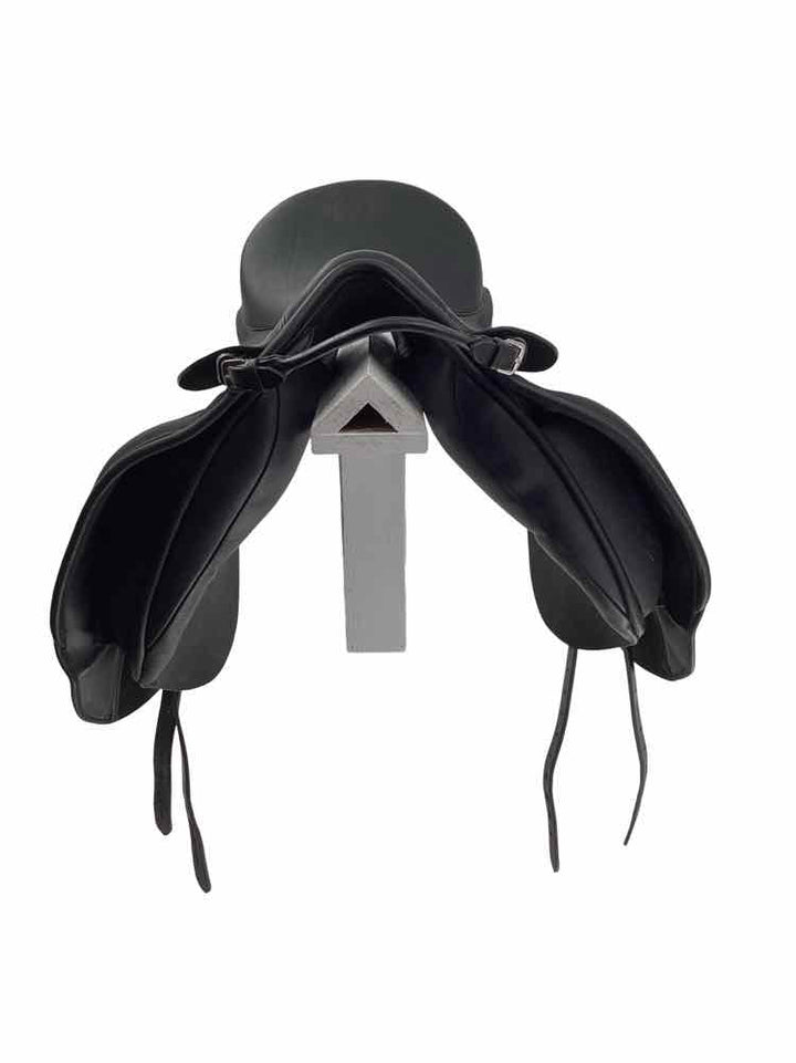 17" HCS used dressage saddle