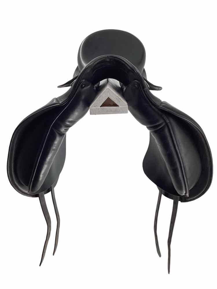 BUTLER OTTO SCHUMACHER USED DRESSAGE SADDLES