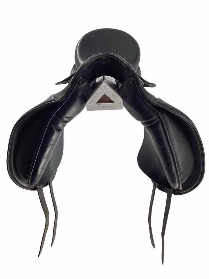 BUTLER OTTO SCHUMACHER USED DRESSAGE SADDLES