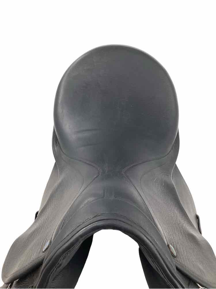 18" Stubben De Luxe used dressage saddle B has cover
